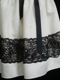 Cute Ball Gown Strapless White Satin With Black Lace Short 18th Birthday Dress Homecoming Dresses Cocktail Gown HZ0311